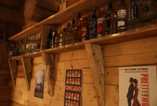 Die wachsende Wodka-Sammlung in unserer Gastro-Scheune